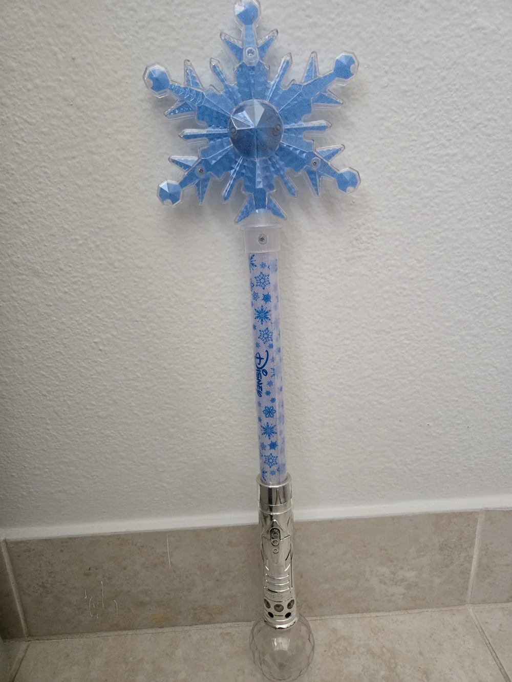 Disney on Ice Frozen Elsa Snowflake Light Up 3 Modes Wand 21